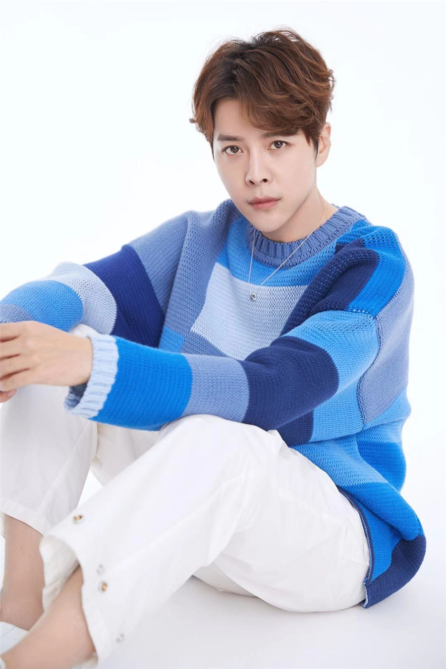 《战警》,在剧中,他饰演男一号"高迪",是一个热血正义的战队特警