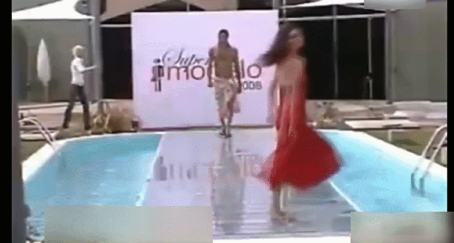 出糗瞬间 美女穿高跟鞋尴尬失误搞笑盘点(组图)