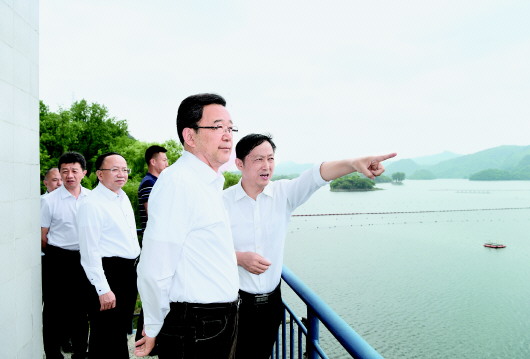 （大头条）孙志刚到贵阳市南明河开展“保护母亲河·河长大巡河”活动