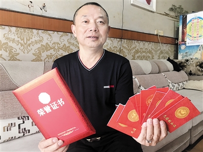 【山城故事】老兵賴慶福24年獻血超4萬毫升 等車也要抽空獻一回血