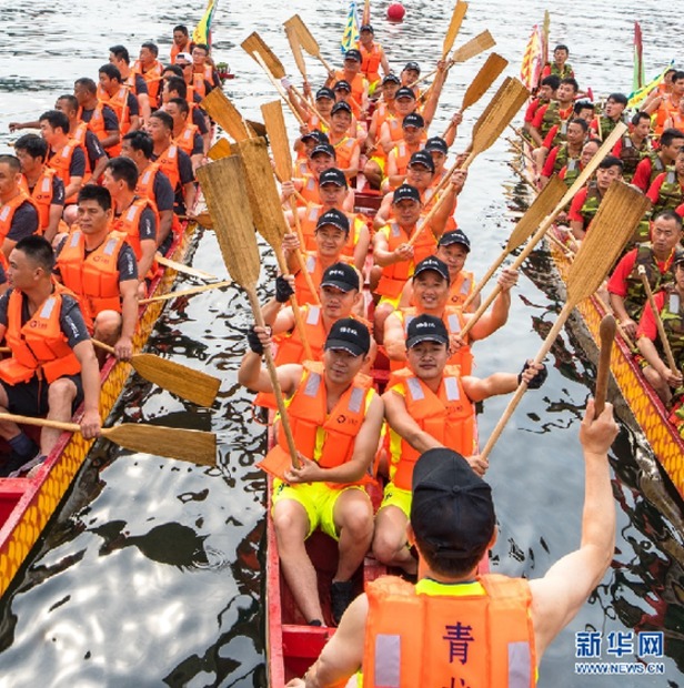 航拍：2018安徽省龙舟公开赛首站挥桨