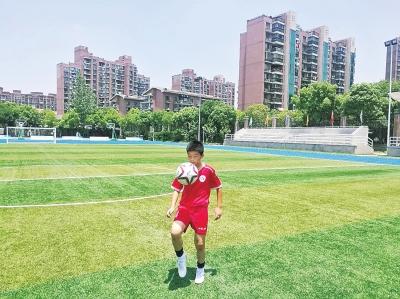 【河南在線-文字列表】【移動端-文字列表】這仨河南娃將登上世界盃舞臺 他們是怎麼做到的?