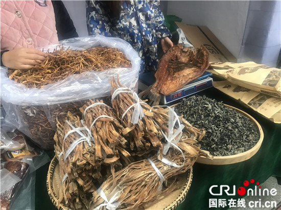 （文中作了修改）【CRI专稿 列表】重庆举行区县农特产品展销活动 助力精准扶贫