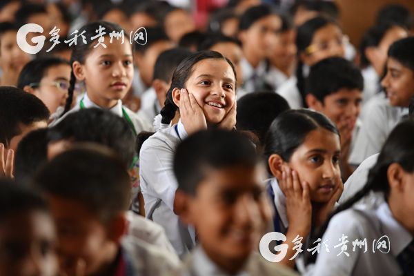（要闻）“我爱贵州！”多彩贵州文化创意周在尼泊尔孔子课堂“火”了