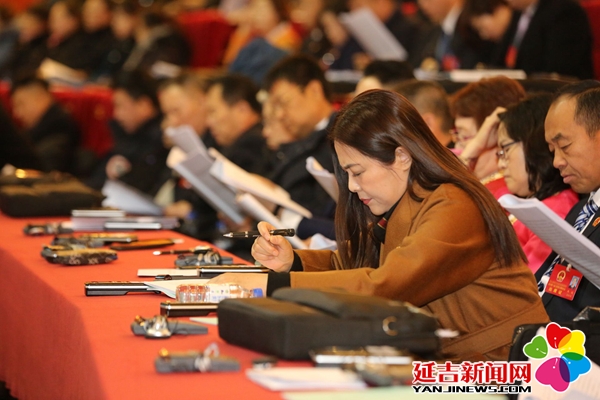 延吉市第十八屆人民代表大會第四次會議開幕