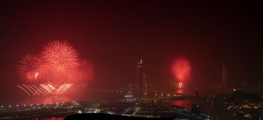 Splendid night: Fireworks explode over the sky of Macao and Zhuhai