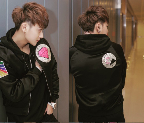 黃子韜自爆吸煙寫真 厲害了韜韜！_娛樂_騰訊網