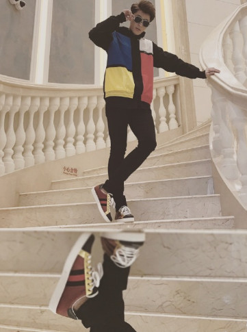 黃子韜自爆吸煙寫真 厲害了韜韜！_娛樂_騰訊網