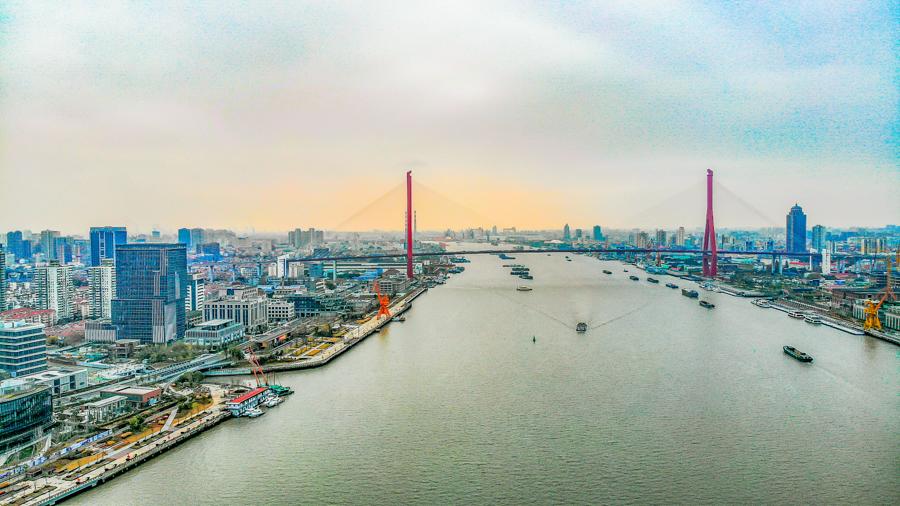 【飞“阅”中国】杨浦滨江：“工业锈带”蝶变“生活秀带”