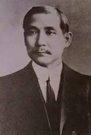 1911年12月，孫中山在上海