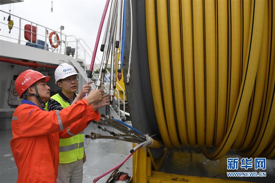 国产首根海洋脐带缆在宁波交付