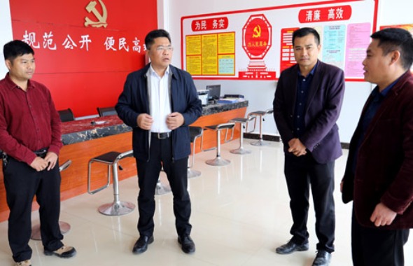 平桂区委书记赖春忠回访软弱涣散基层党组织