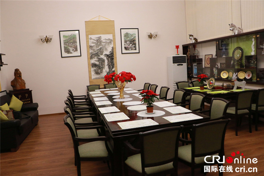 图片默认标题_fororder_4、远东所俄中友协会议室