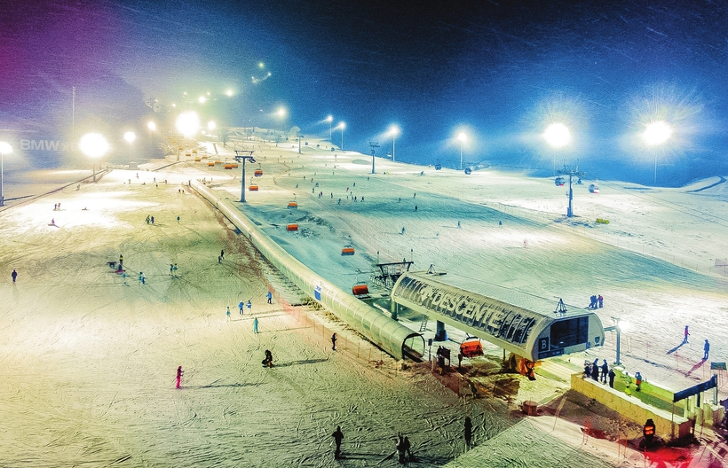 吉林市各大雪場相繼開放夜場滑雪