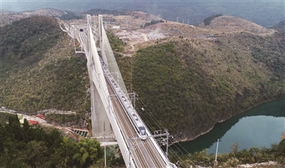 黔张常铁路正式开通运营 湖南三地迈入高铁时代