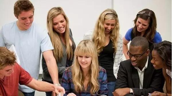 大数据:世界NO.1的留学国家?英美两国实力相当! 大数据:世界NO.1的留学国家?英美两国实力相当!