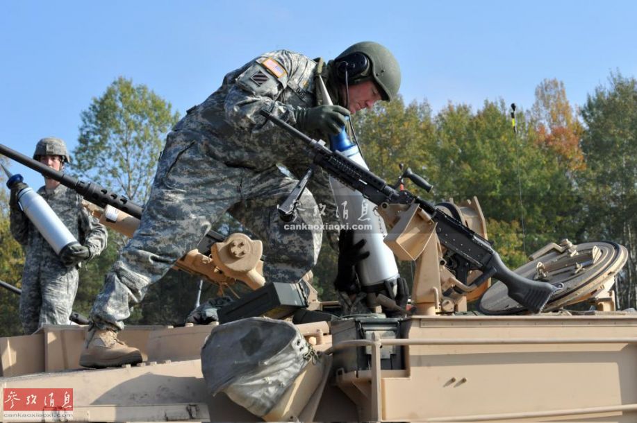 巨型霰弹枪！坦克炮射千颗钨钢雨杀敌