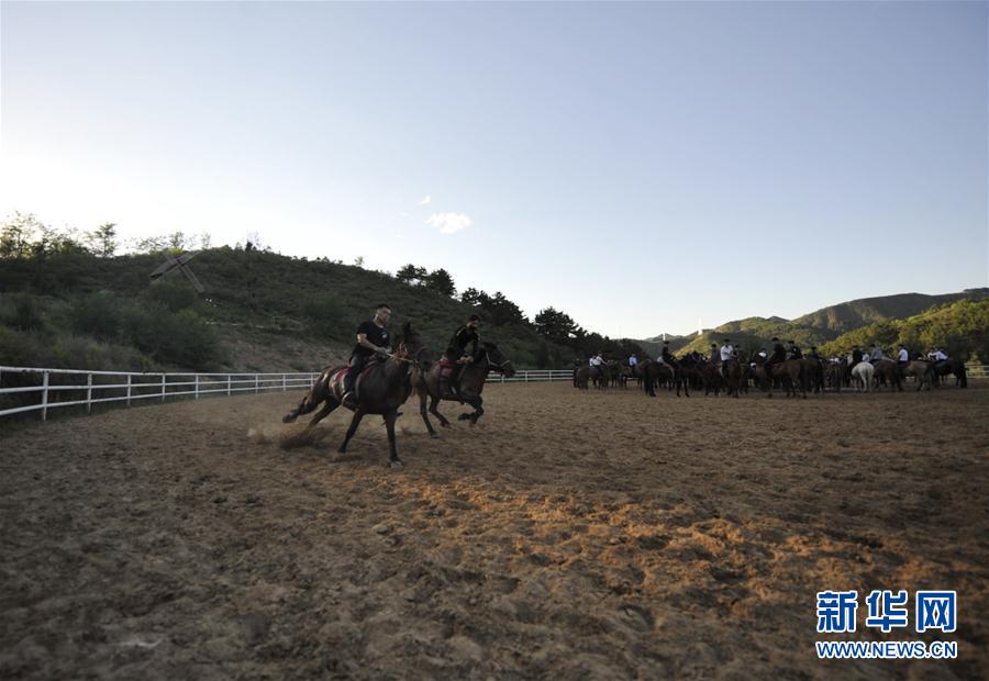 河北双滦：苦练骑术展风采