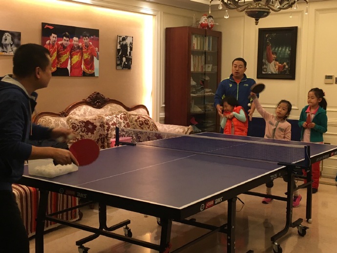 刘国梁豪宅内景曝光客厅竟放乒乓球台图