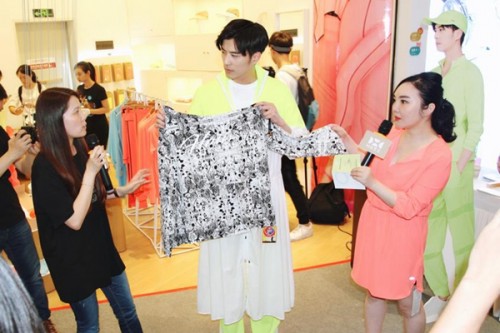 HOII后益&徐开骋 心跳邂逅 甜蜜防晒