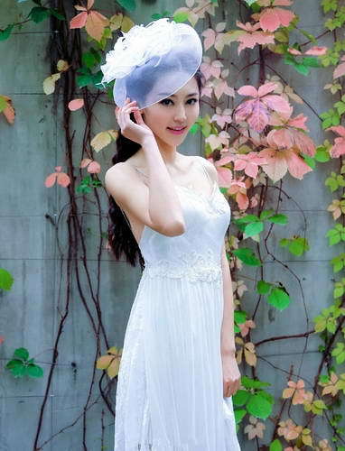 杨幂旗下艺人都是大美人 有颜有长腿有身材