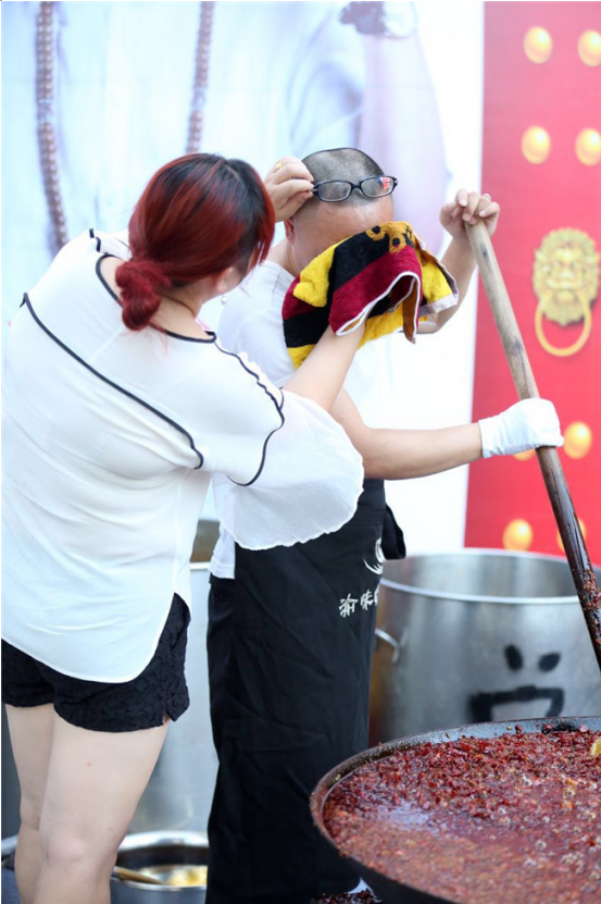 专访渝味晓宇供应商 带你了解“火锅匠人”张平不为人知的一面