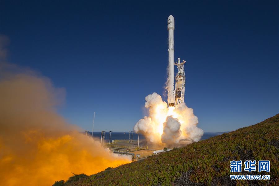 美"猎鹰9"火箭重返太空 首次成功在太平洋实现海上回收
