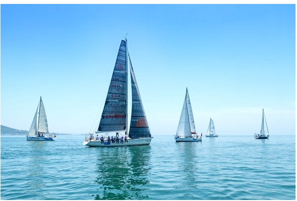 “齐商银行杯”2018年威海国际帆船赛闭幕，大连佳海队夺“双冠”