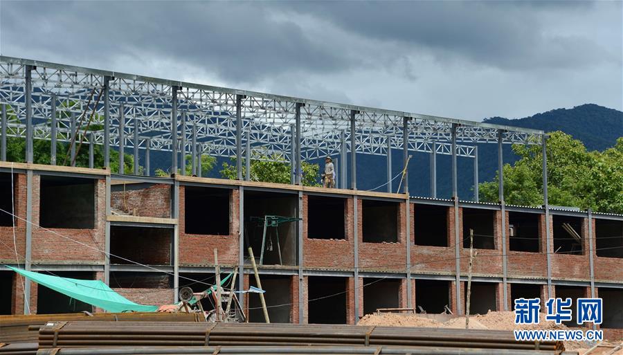 探访中老友谊学校