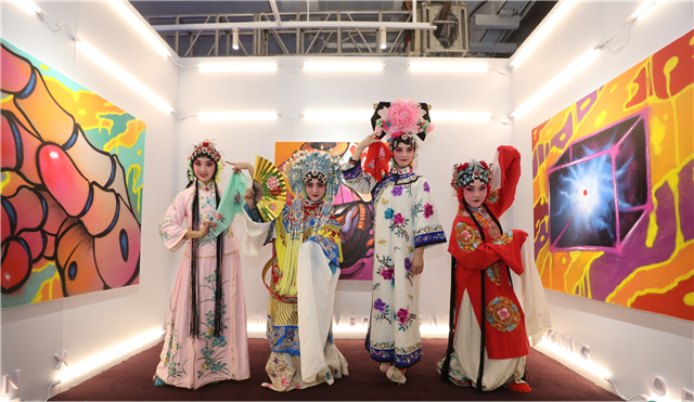 【湖北】【CRI原創】國粹碰撞潮流 武漢花園道新年活動精彩收官