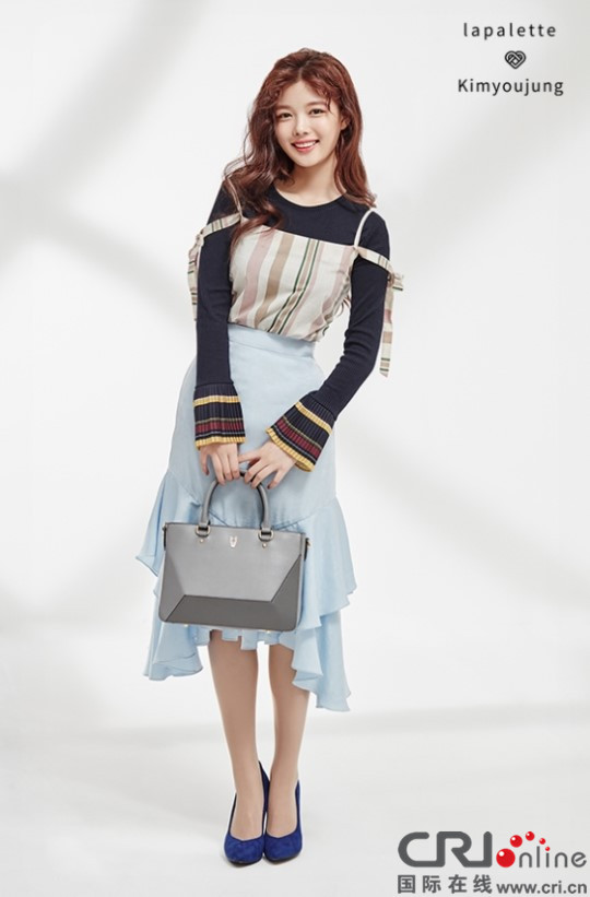 金裕贞大秀窈窕身段少女气质甜美笑容清纯