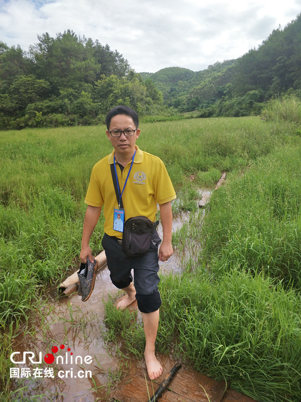 【唐已审】【供稿】宁明：第一书记进村屯开展脱贫攻坚大走访