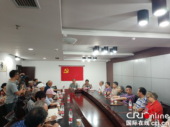 【CRI专稿 列表】重庆供销系统83岁老人陈会智入党