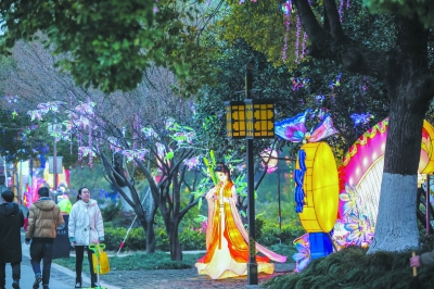 （頭條）南京秦淮燈會在白鷺洲公園亮燈