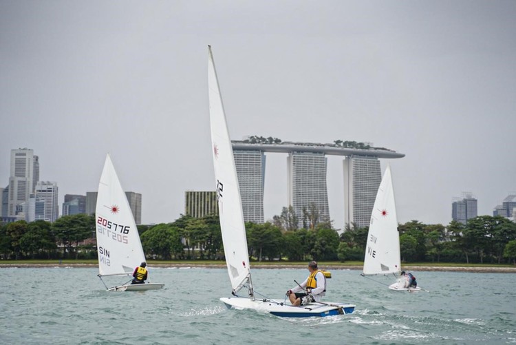 “一带一路”国际帆船赛第三站在新加坡举行