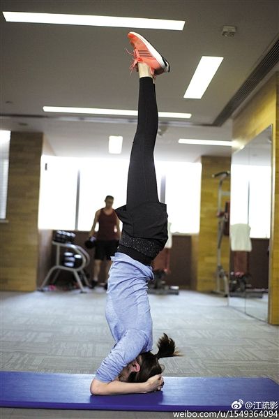 苦练瑜伽放大招明星也是蛮拼的 娱乐圈高手如何指点迷津