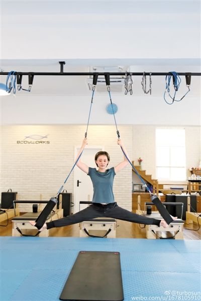苦练瑜伽放大招明星也是蛮拼的 娱乐圈高手如何指点迷津