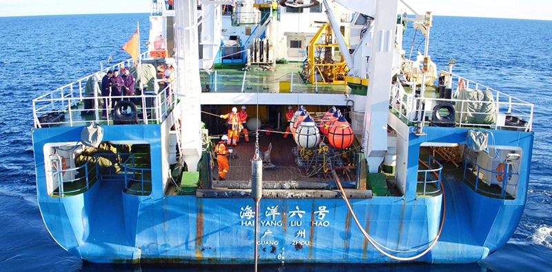 “海洋六号”刷新中国南极海底地质取样纪录