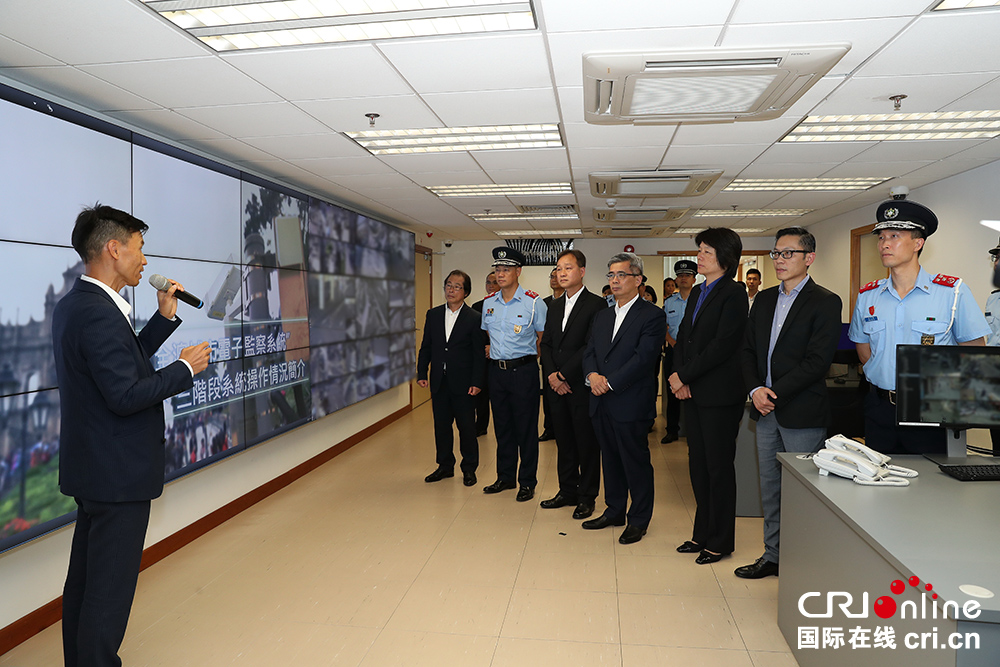6月28日,澳门特区政府保安司司长黄少泽,警察总局局长马耀权等巡视"全