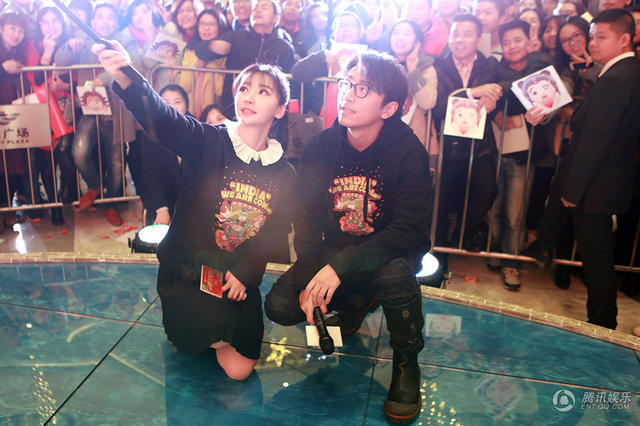 柳岩路演太甜美 笑称“不负责”岳云鹏荧幕初吻_娱乐_腾讯网