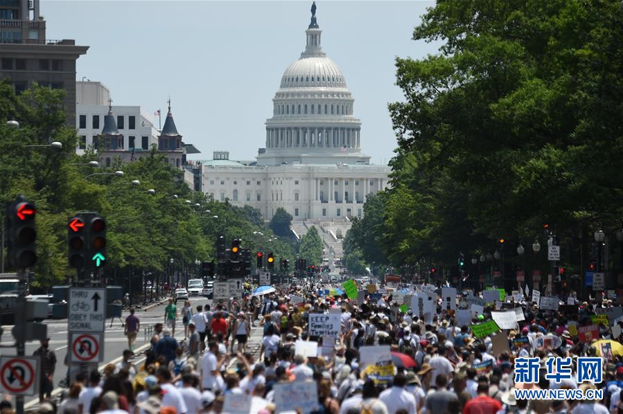 全美爆发抗议特朗普政府移民政策示威游行