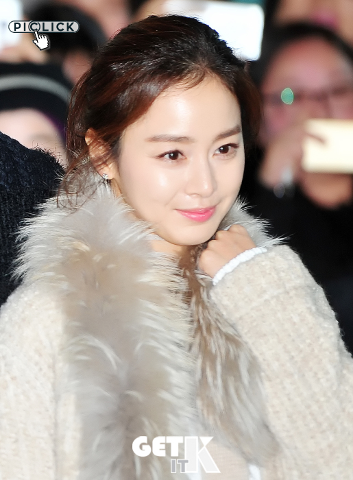 Rain掩饰不住的幸福金泰希美颜依旧 二人巴厘岛度蜜月