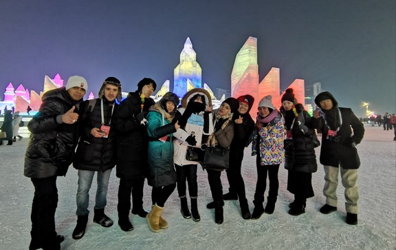 第36屆中國哈爾濱國際冰雪節開幕 外媒記者現場感受冰雪奇妙夜_fororder_微信圖片_20200108000119