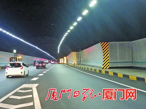【法治 列表】【地市 厦门】厦门隧道穿上“荧光服” 有助于司机安全行车