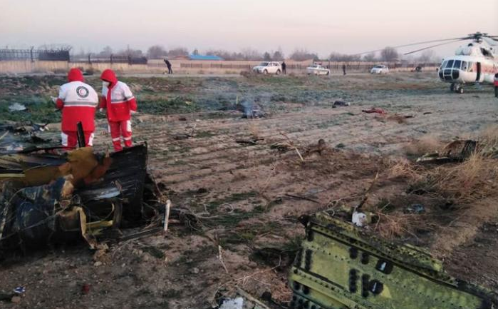 一架載有180人的烏克蘭客機在伊朗墜毀_fororder_1
