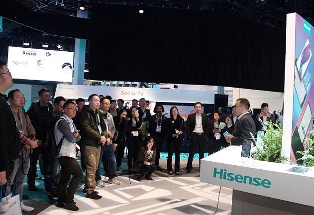 海信CES 2020发布全球首款彩色水墨屏阅读手机