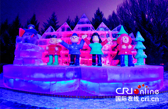 05【吉林供稿】長春公園舉辦主題冰雪燈光展 市民冬季遊玩又多一處“打卡地”