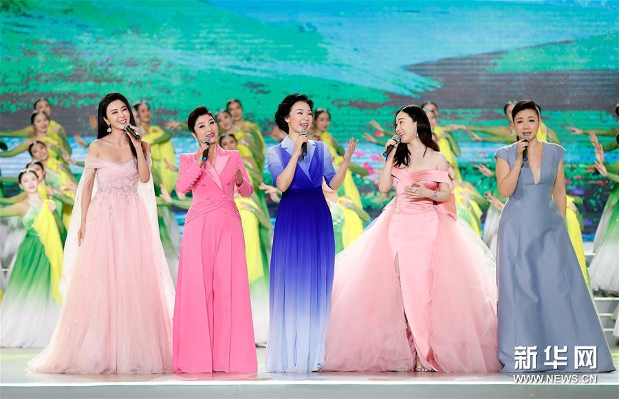 “百花迎春——中国文学艺术界联合会2020春节大联欢”在京举行