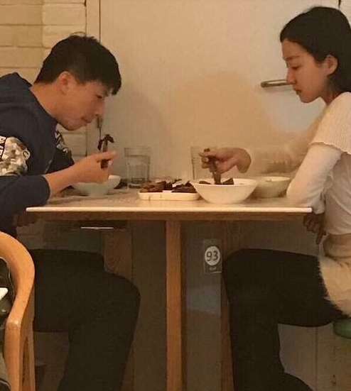 马龙被曝带女友孕检国乒队长当爸爸图