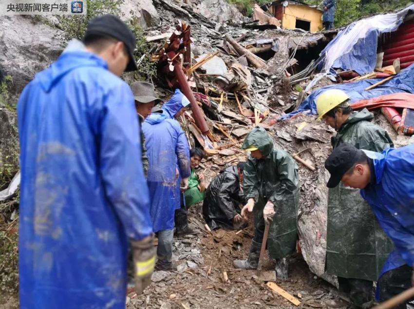 7月2日凌晨2点40分左右,四川甘孜藏族自治州德格县更庆镇欧普龙村